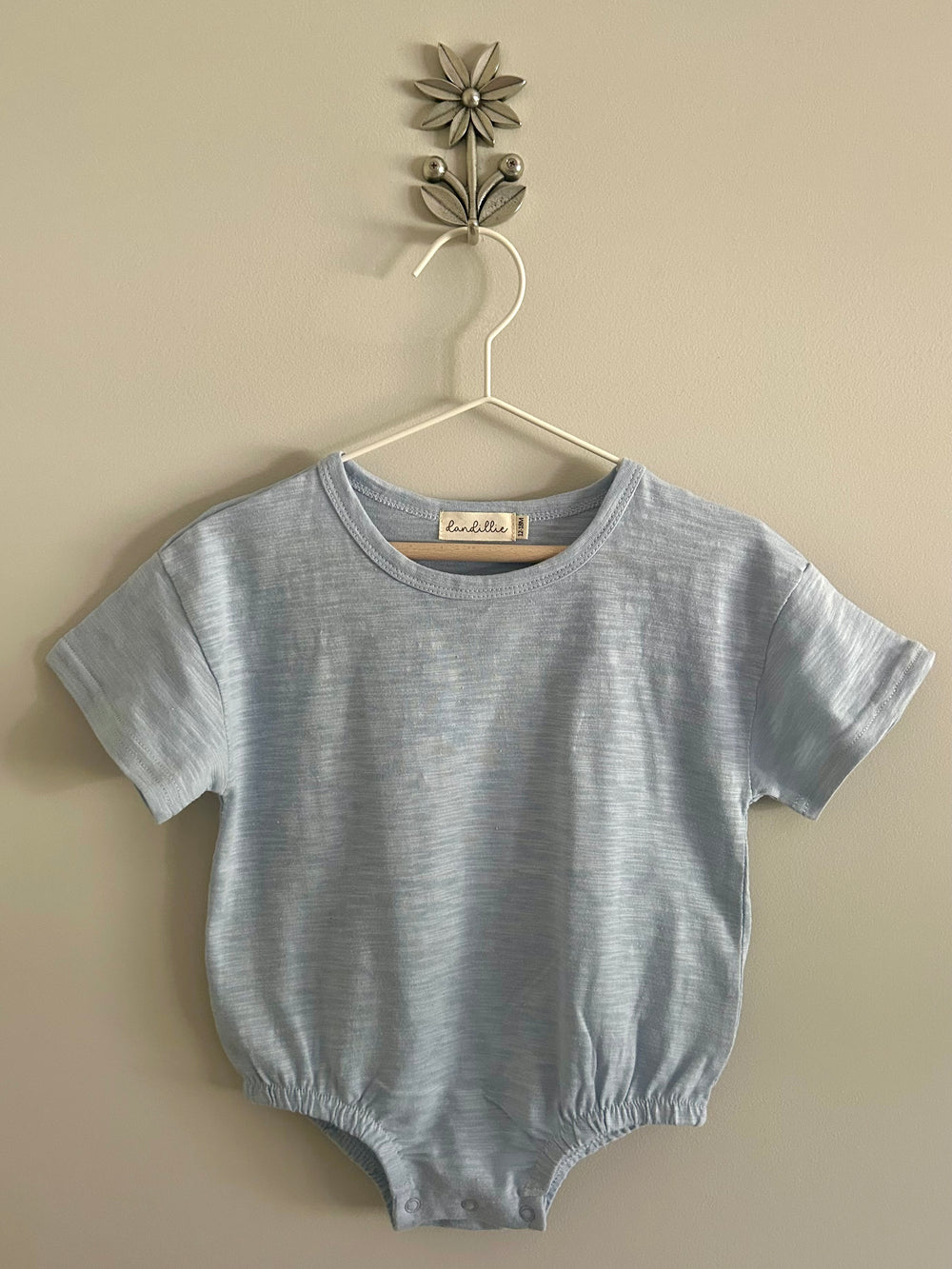 Organic cotton bubble tee. Lightweight and perfect for summer!